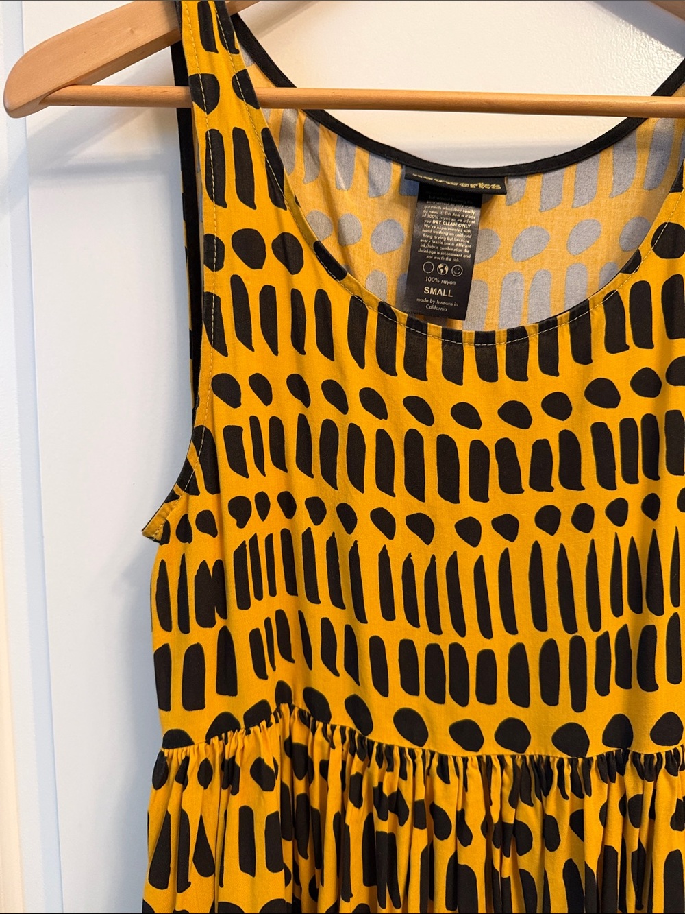 NOOWORKS Naomi Sleeveless Yellow & Black Print Midi Dress S - Picture 2 of 3